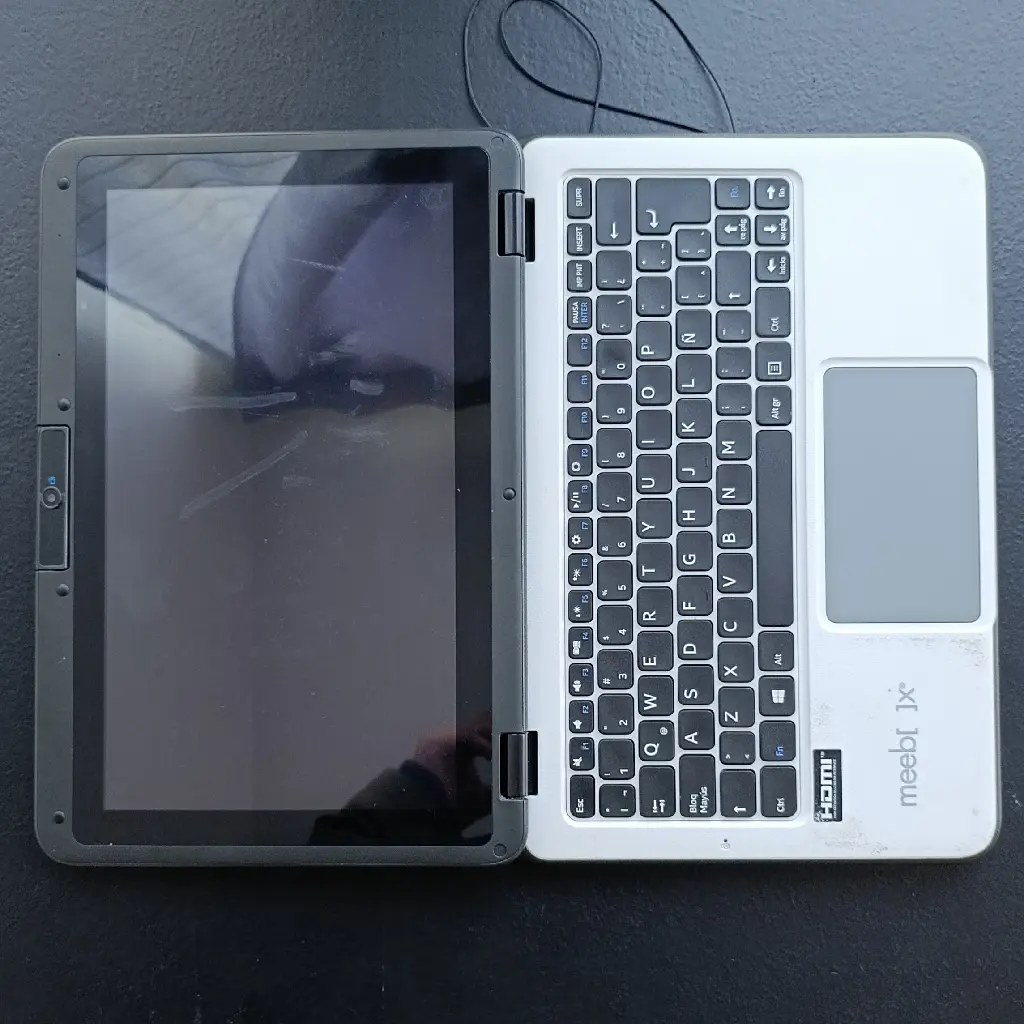 Laptop Meebox Meeclassmate Táctil